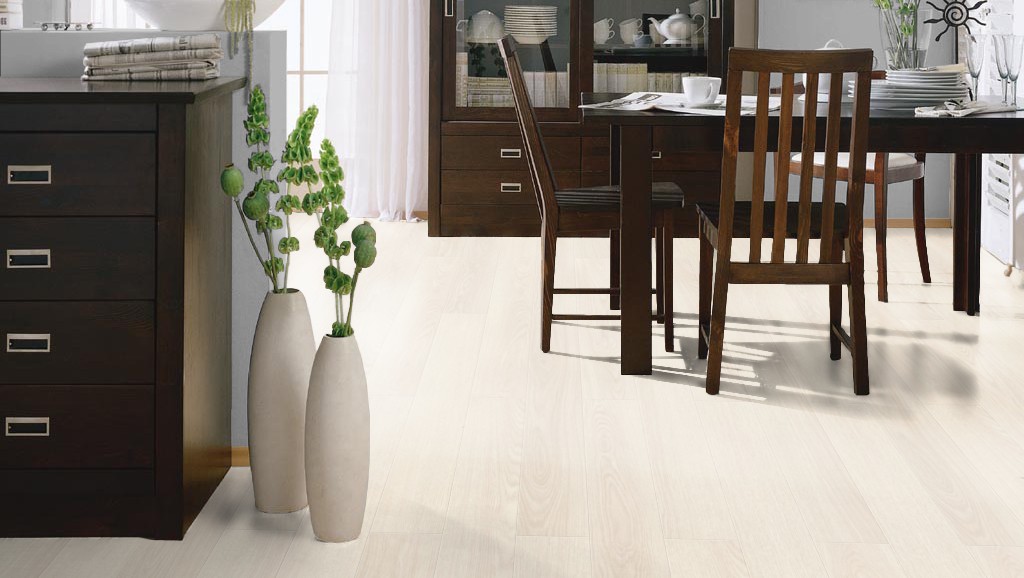 Ламинат Haro Tritty 100 Loft 4V дуб эдельвейс 535369 фото в интерьере Ламинат Haro Tritty 100 Loft 4V дуб эдельвейс 535369 фото в интерьере